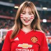 一位年轻女性球迷头像，穿曼联球衣